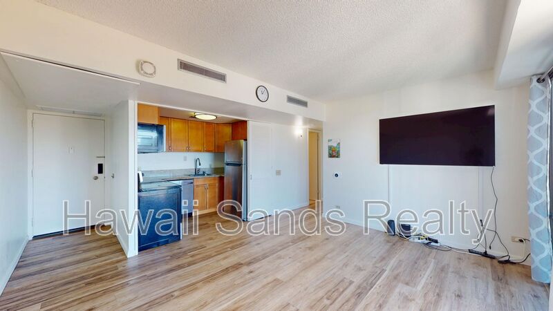 Honolulu House: 225 Queen St