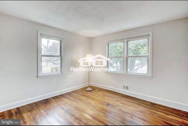 Parkville Condo: 3219 Taylor Ave