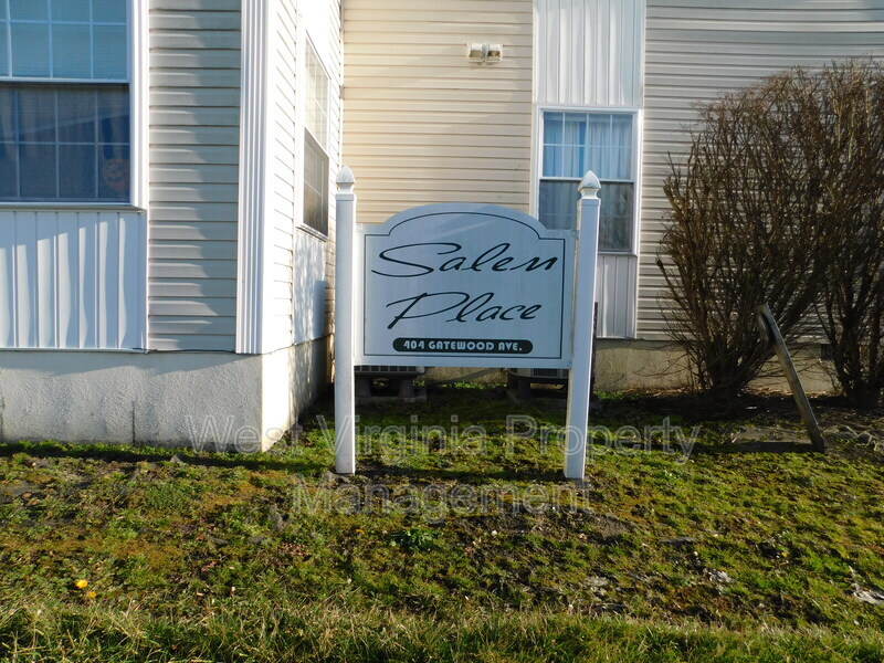 Oak Hill Condo: 404 Gatewood Avenue