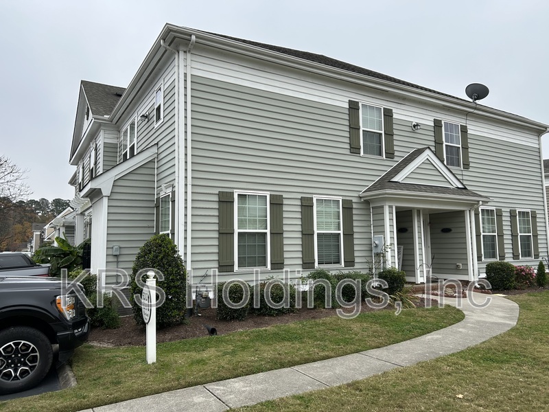 Suffolk Condo: 5210 Moreland St