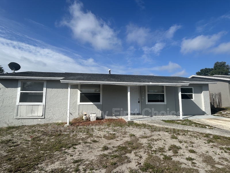 Clearwater House: 1216 Grantwood Ave