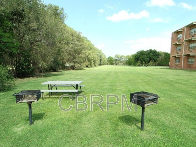 Lubbock House: 2601 York Ave