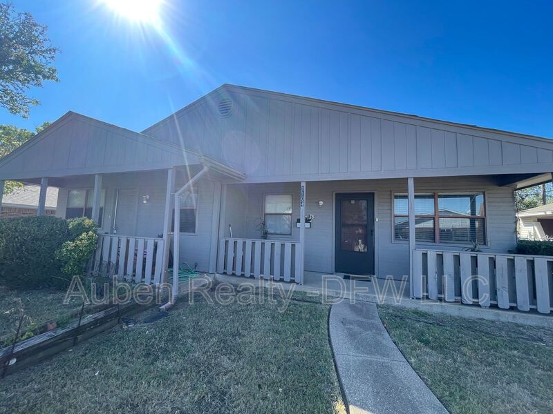 Cedar Hill House: 1106 Suburban Drive