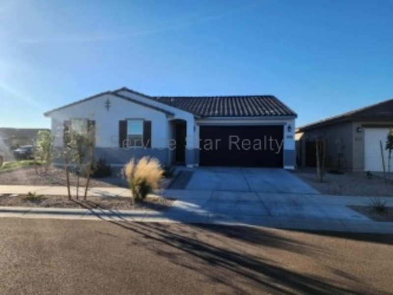 Goodyear House: 17669 W Amber Dr