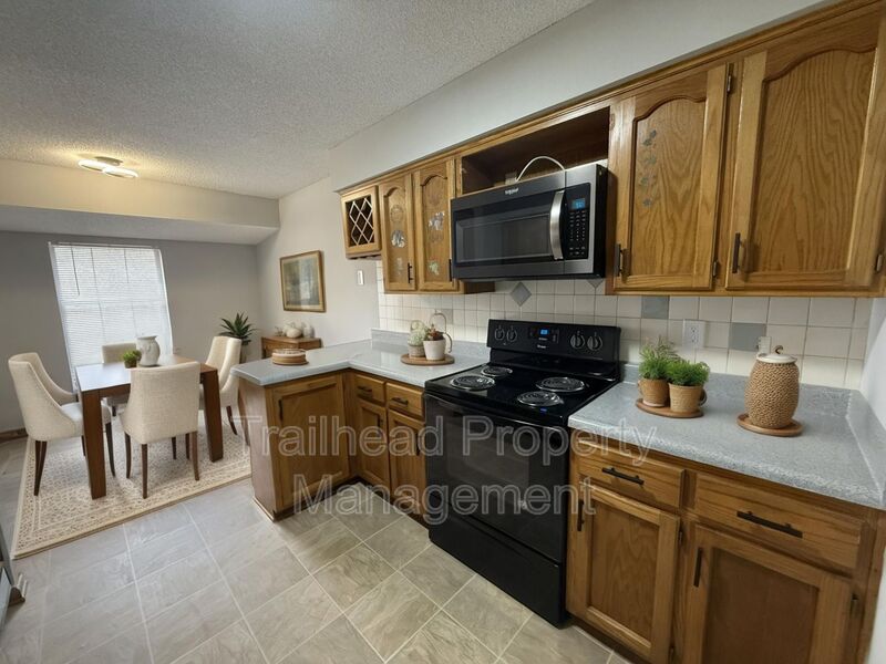 Blue Springs House: 3409 NW Duncan Rd