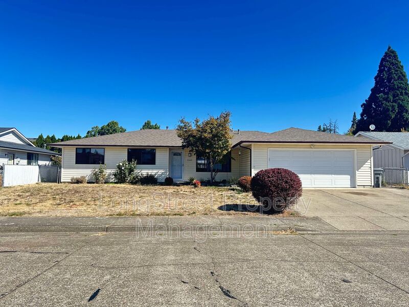 Albany House: 2169 SE Madison St