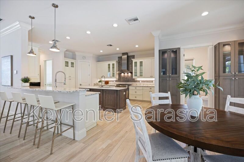 Sarasota House: 3919 Roberts Point Rd