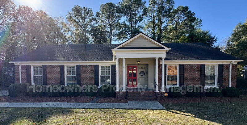 Fayetteville House: 2723 Huntington Rd