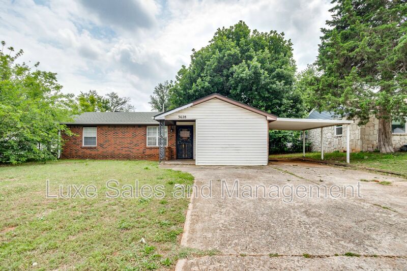 Del City House: 3628 Firethorn Drive