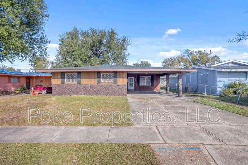 Lake Charles House: 2821 General Doolittle Avenue