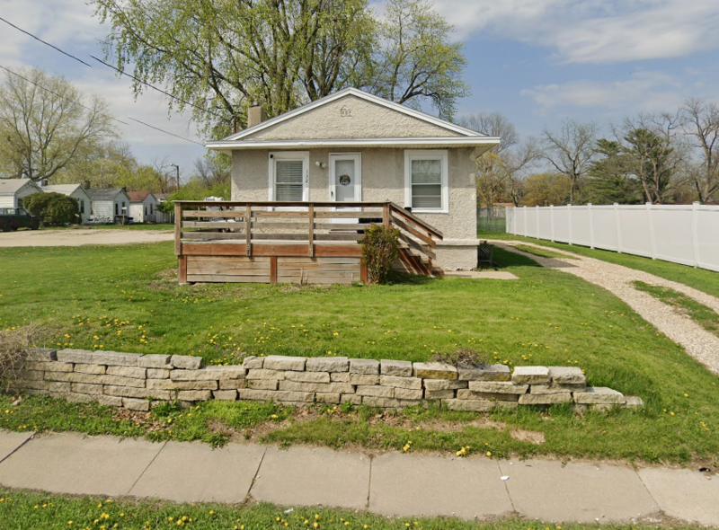 Des Moines House: 1321 Army Post Rd