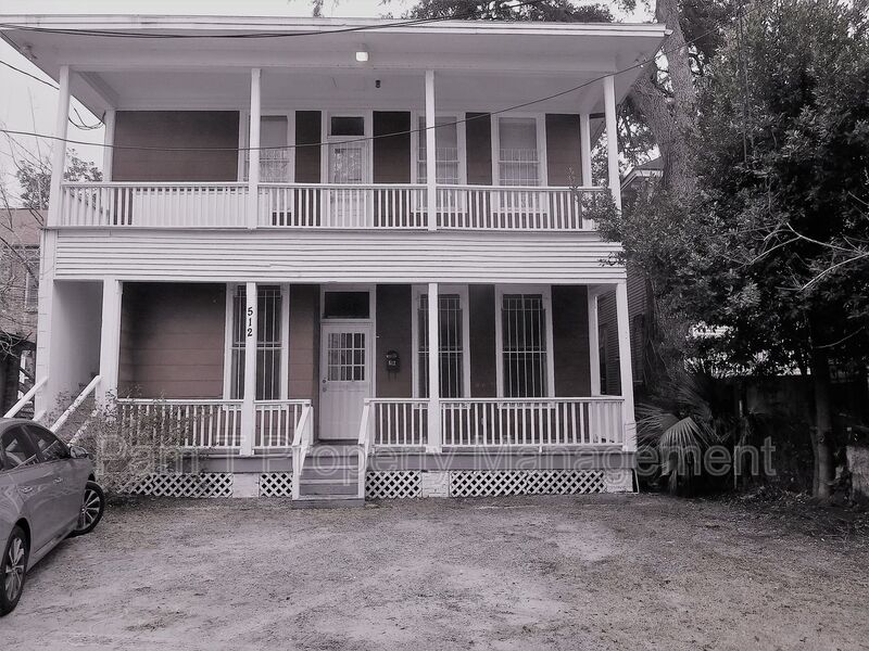 Savannah House: 512 E Waldburg Lane