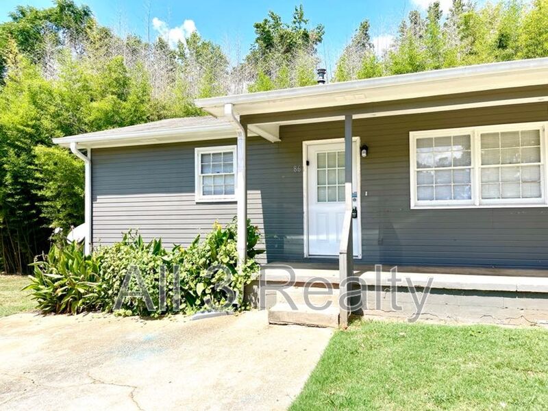 McDonough House: 86 Church St