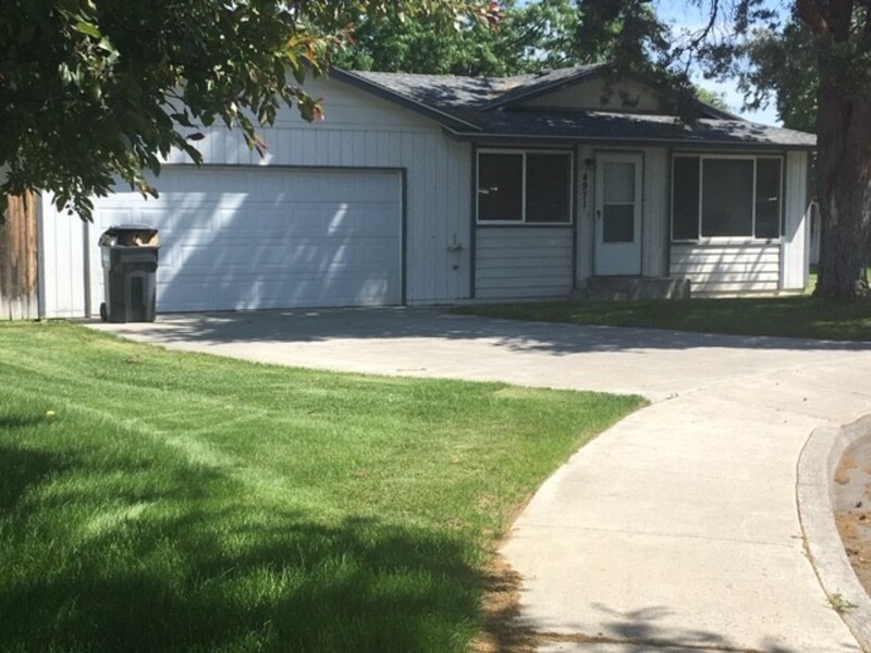 W. Richland House: 4971 Chukar Drive