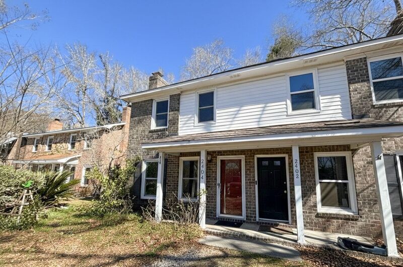 Charleston House: 2404 Quail Hollow Ct