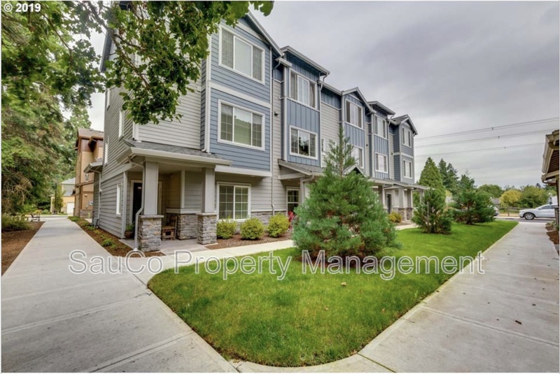 Hillsboro Condo: 175 NE 80th Ave