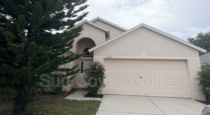 Lutz House: 24927 Siena Dr
