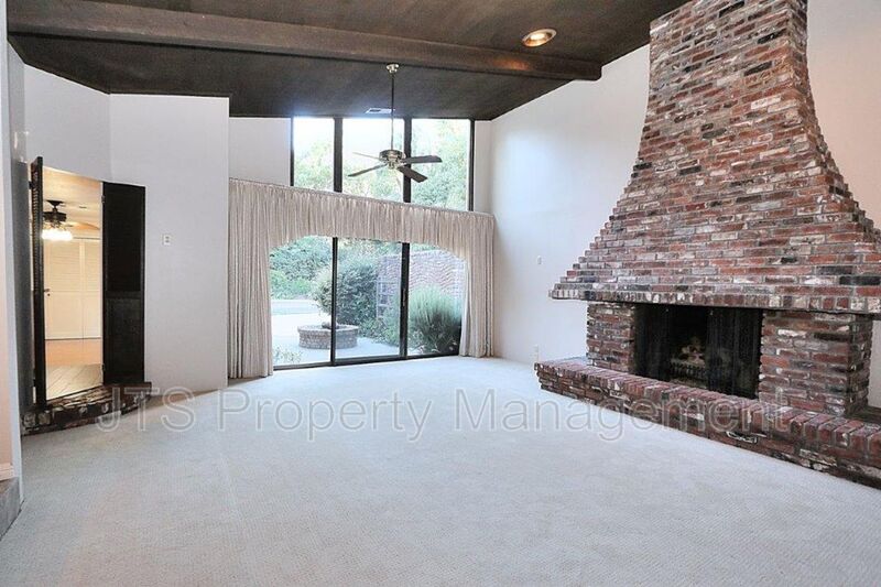 Carmichael Condo: 1060 Sand Bar Circle