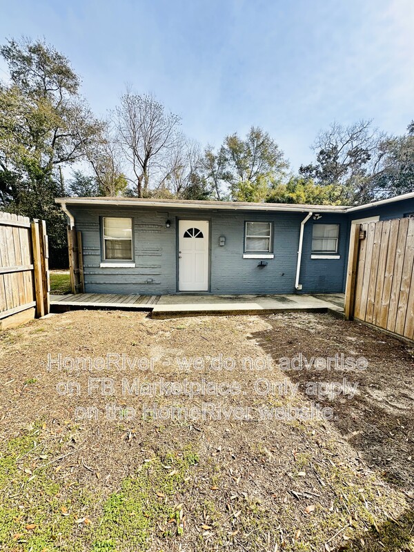 Pensacola Condo: 2 Holmes Dr