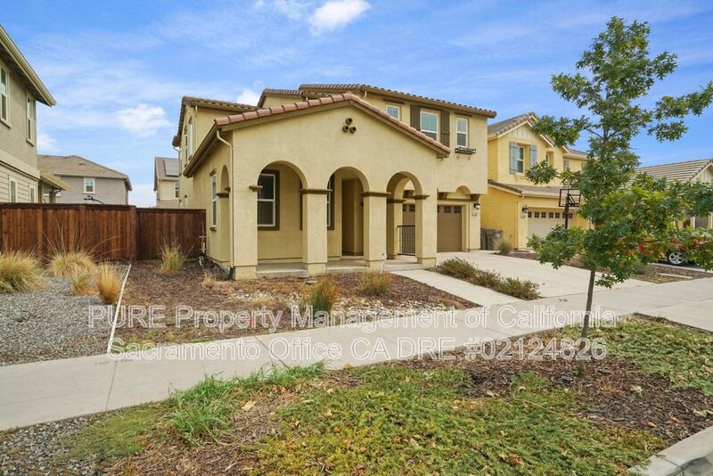 Woodland House: 1905 Miekle Avenue