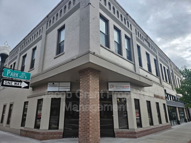 Idaho Falls House: 490 Park Ave