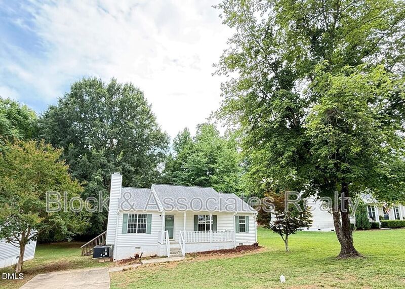 Wake Forest House: 610 E Jones Avenue