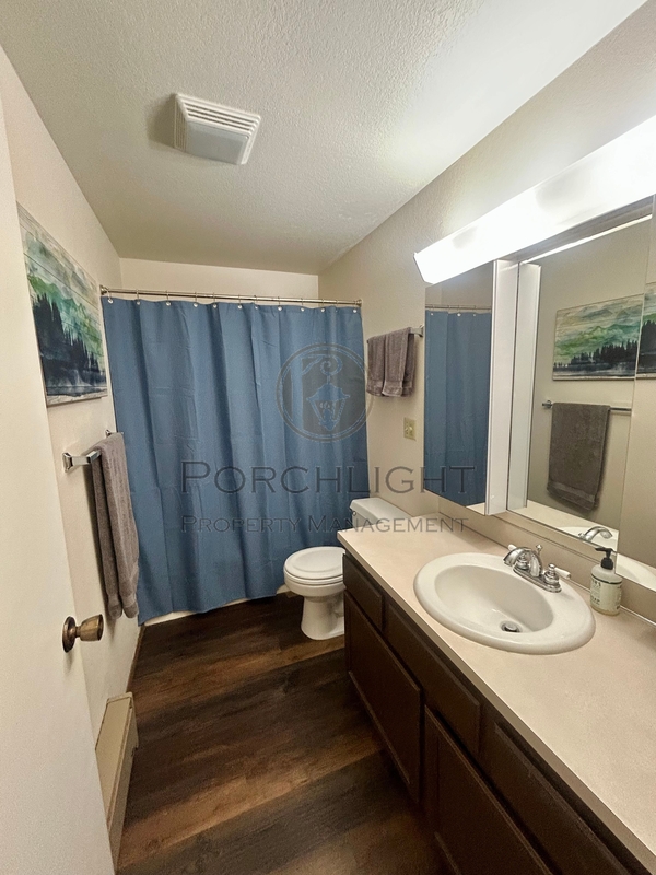 Lynden Condo: 329 14th Street
