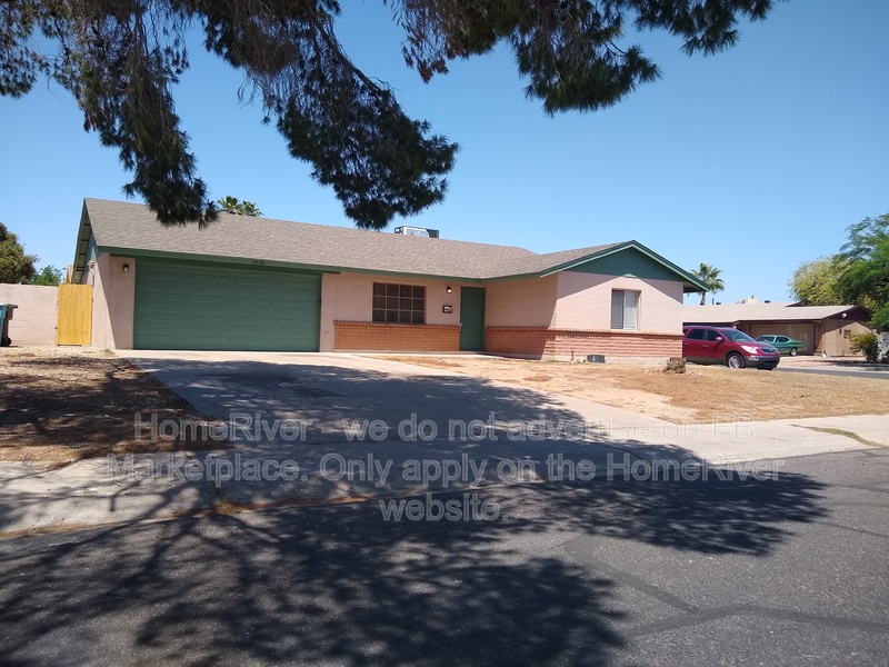 Phoenix House: 7956 W Montecito Ave