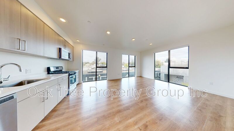 Oakland House: 532 Union St