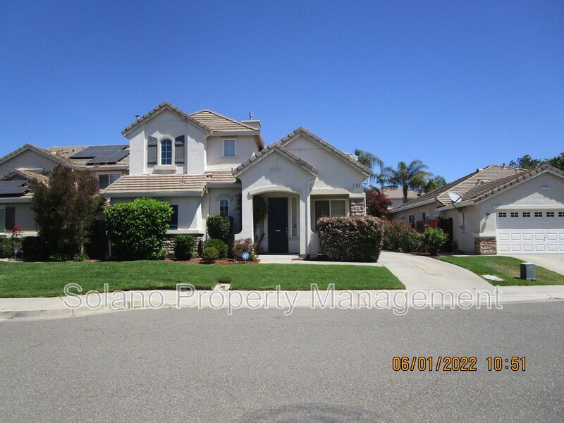 Suisun House: 1648 Little Rock Circle