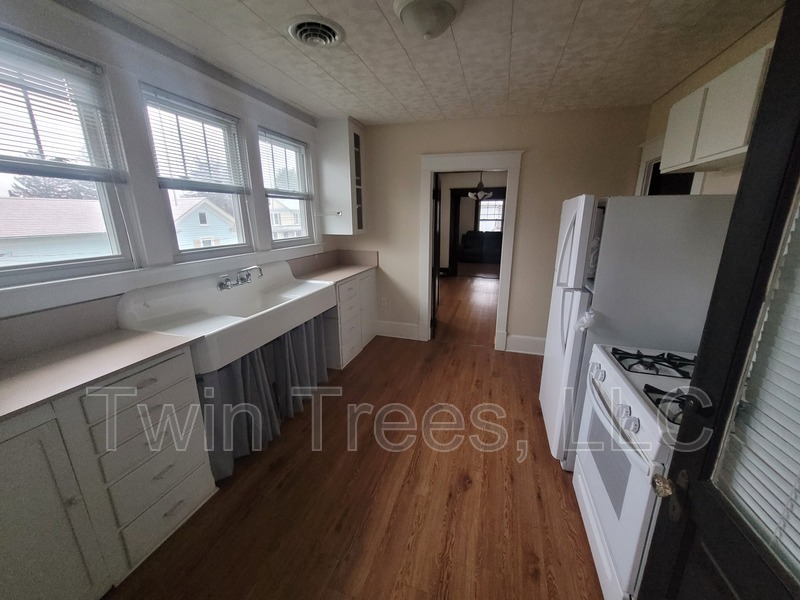 Mount Jackson House: 5747 Main St