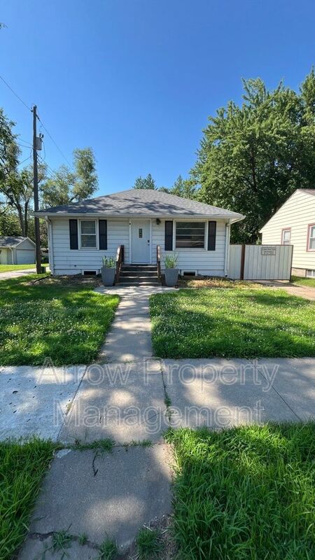 Lincoln House: 4115 Adams