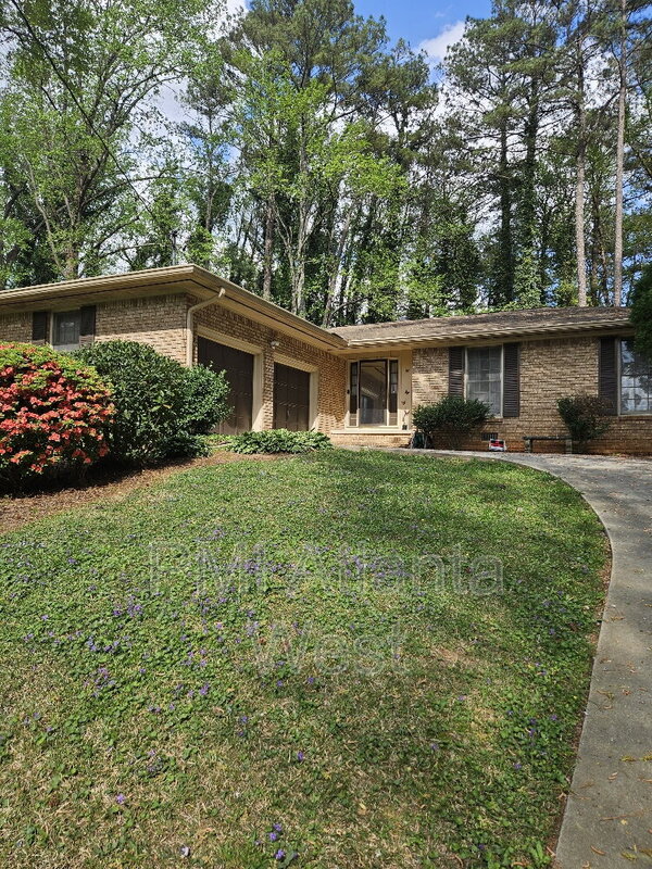Stone Mountain House: 4757 Fellswood Dr