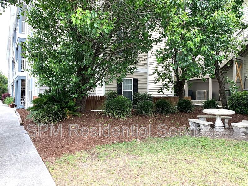 Wilmington House: 211 Red Cross St