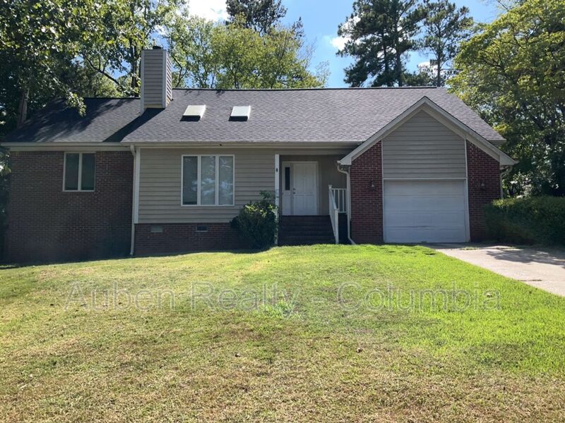 Irmo House: 108 Riverwalk Ct