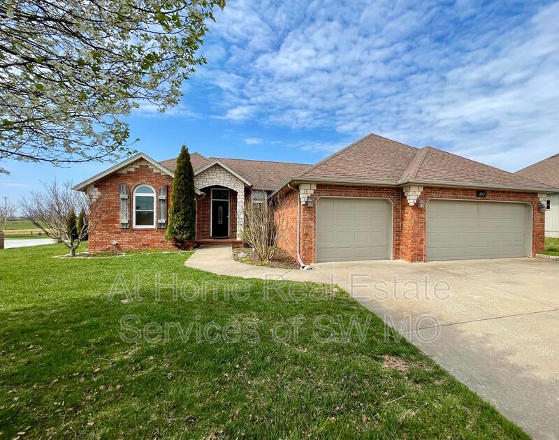 Ozark House: 6063 N 19th