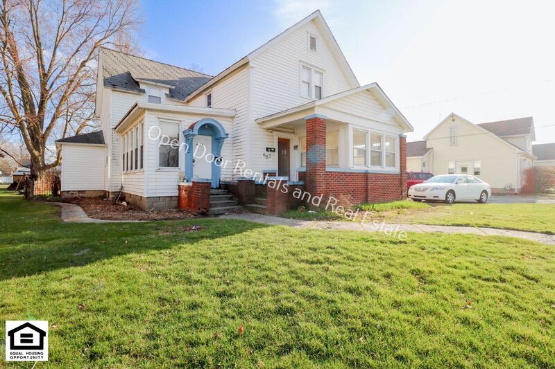 Decatur Condo: 607 W Monroe Street