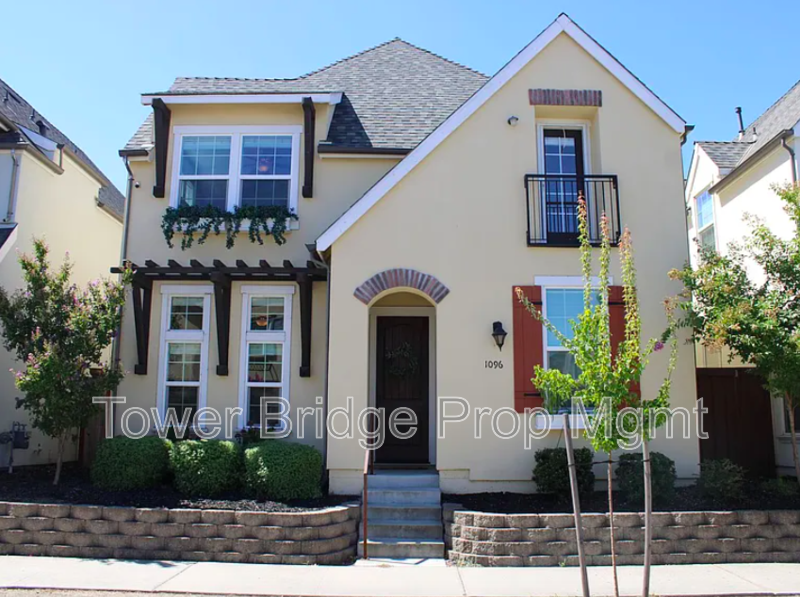 Roseville House: 1096 Provence Village Drive