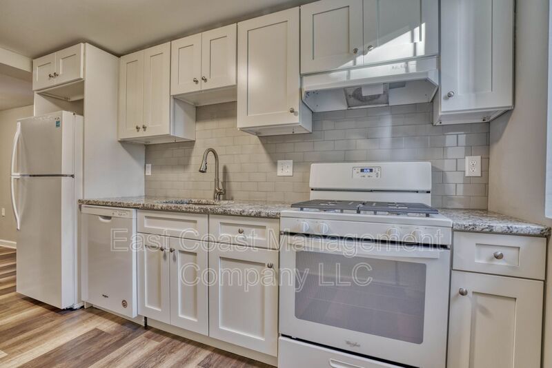 Parkville Condo: 2110 Taylor Ave