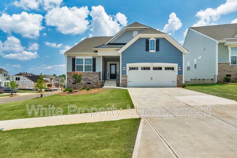 Charlotte House: 15007 Arlington House Drive