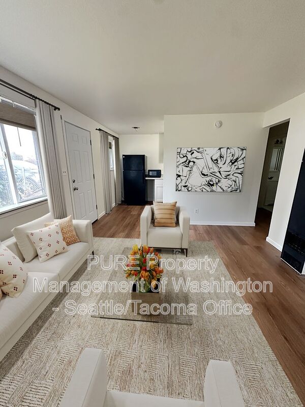 Lakewood Condo: 15501 Grant Ave SW