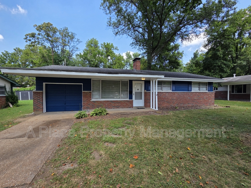 Moline Acres House: 2321 Noll Drive