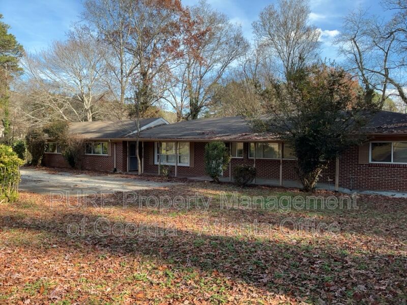 Kennesaw House: 2190 Kennesaw Due West Rd