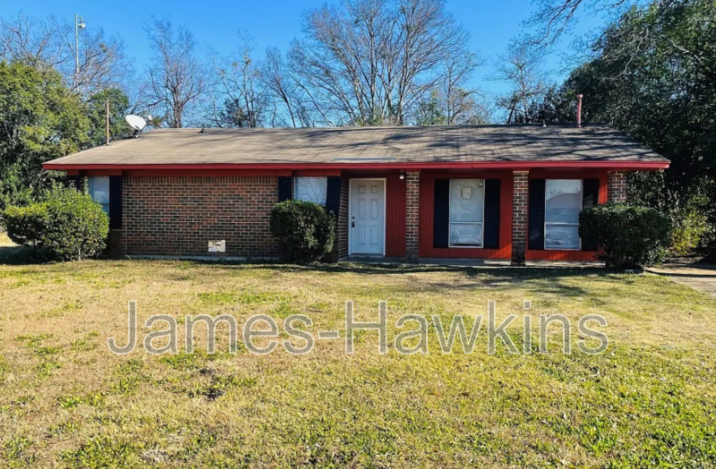 Montgomery House: 636 Green Leaf Drive Montgomery AL