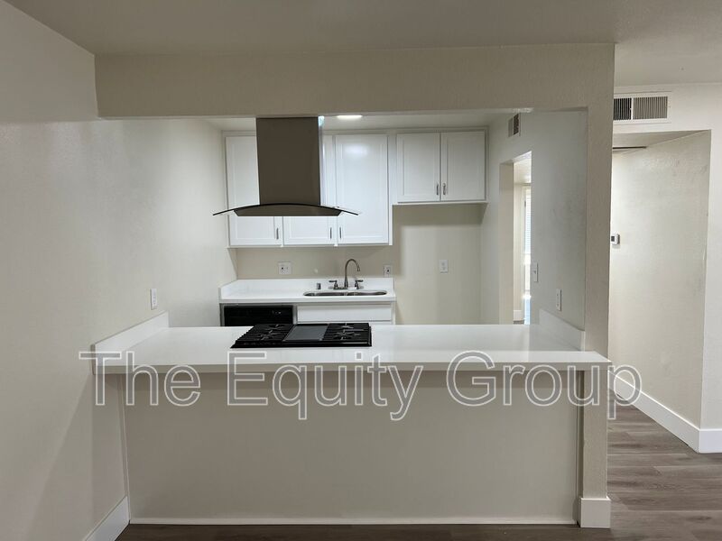 Visalia House: 3525 W Campus Ave -6