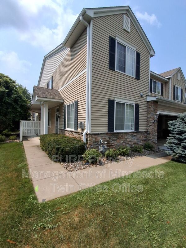 Saint Paul Park Townhome: 40 River Woods Dr W
