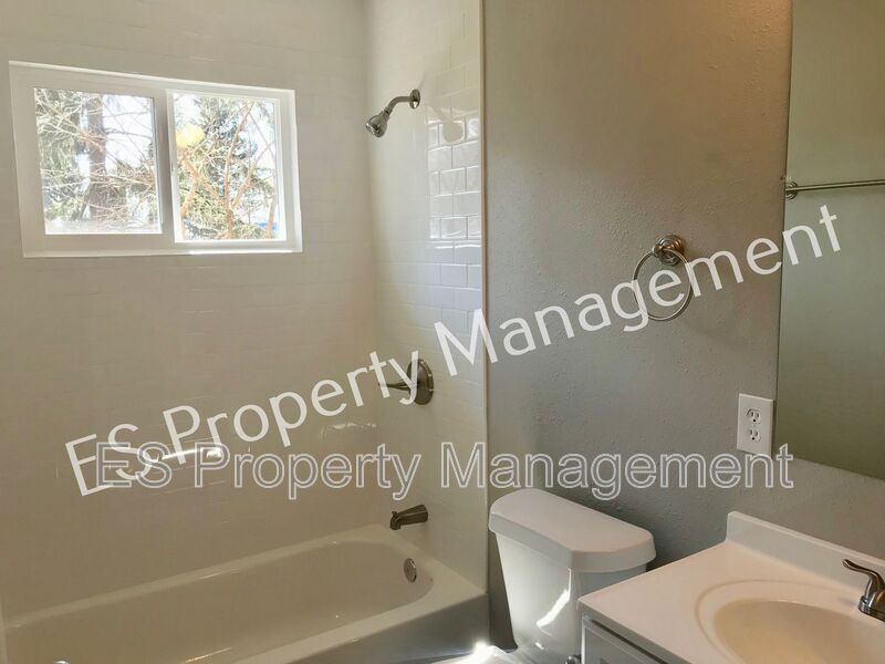 Great 3 Bedroom 1.5 Bathroom Home in Washington Township! - Photo 13