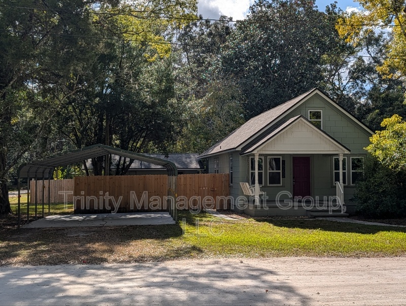 Brooksville House: 16252 Hurban St