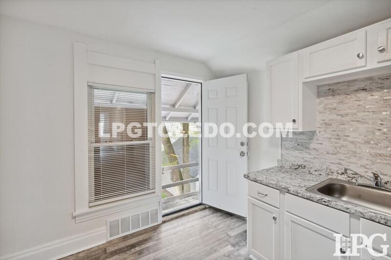 Toledo Condo: 4039 Vermaas Ave.-Upper