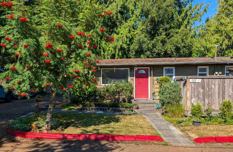 Everett Condo: 525 Madison St